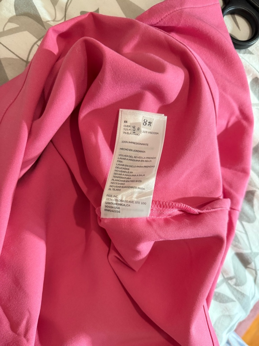Figs F’ING Pink Catarina 1 pocket scrub top & Jogger scrub pants size Large - Picture 7 of 12